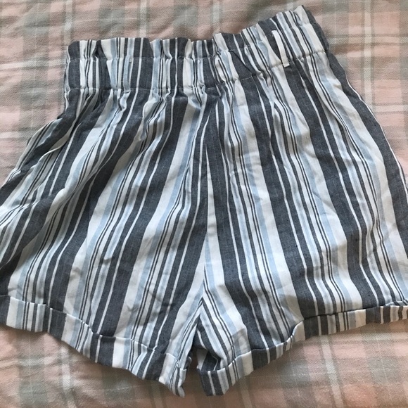 Striped High-Waisted Zaful Shorts - Picture 2 of 8